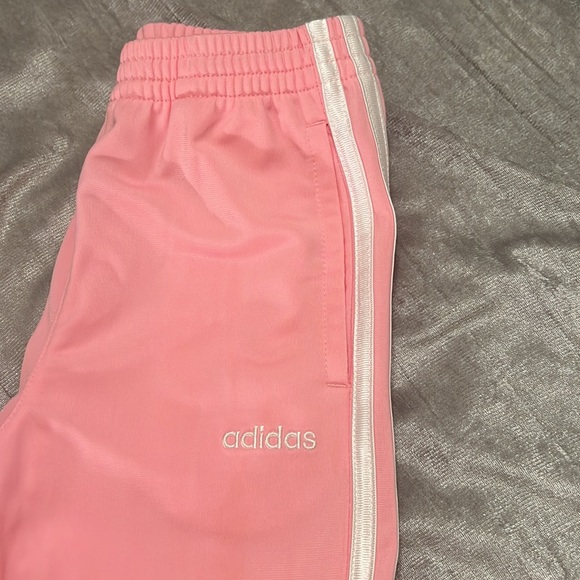 Gently used girls size 6 Adidas tracksuit. Size 6 - Picture 4 of 9